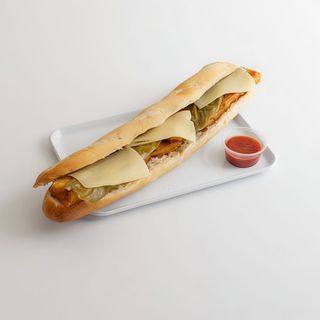 37. Bocadillo Caliente De Tortilla De Patatas Con Lechuga