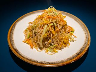 126. Spaghetti di riso con verdure