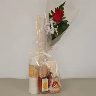 Rosa con aroma L