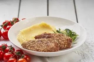 Котлеты из говядины с  пюре (310 гр)
