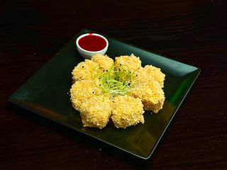 Камамбер фрі з малиновим соусом (100g)