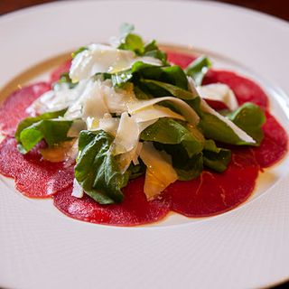 Carpaccio De Solomillo De Ternera Con Parmesano