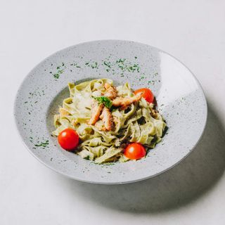 Šurlice sa dimljenim lososom i tikvicom