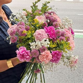 RAMO DE CLAVELES ROSA “KIOTO” de 41€ a 91€