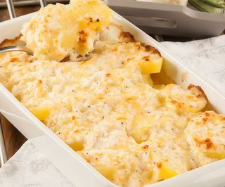 PATATAS GRATINADAS A LOS 4 QUESOS