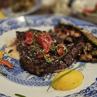 Steak de vita cu legume in sos de unt  450g