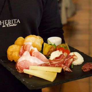 Tagliere di salumi e formaggi
