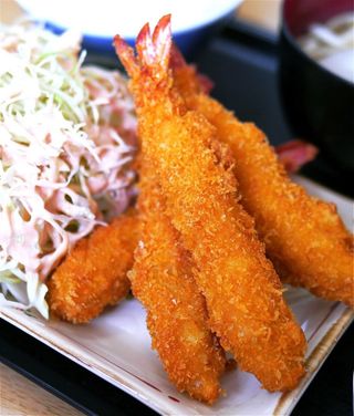 28. Langostino Empanado Frito con Salsa(5 Piezas)