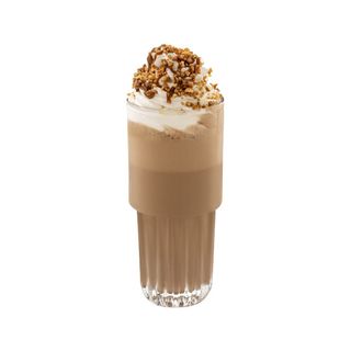 Frappe karmel z solą morską i bitą śmietaną 250 ml