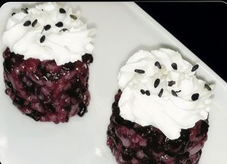 306. Gunkan black e white