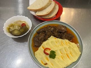 Ficăței de pui in sos de ceapa 