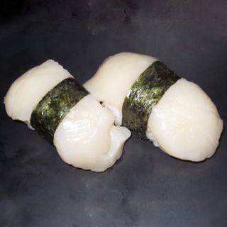 13A-Sushi nigiri vieiras (2 Pzs.)