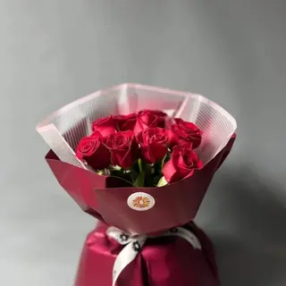 Букет из 9 голландских красных роз