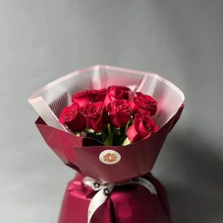 Букет из 9 голландских красных роз