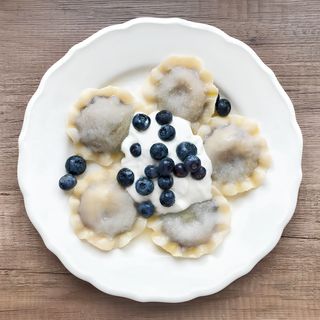 Pierogi z owocami z jagodami 6szt