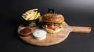 Ultimate Burger Special sa pomfritom Meni 1