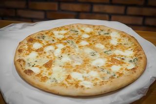 Pizza 4 Formaggi - cztery sery