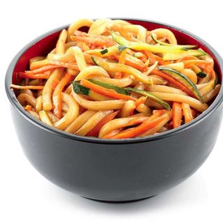 Udon saltato con verdure