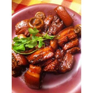 Thai Red Brased Pork Belly With Rice