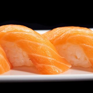 Sushi solo salmone