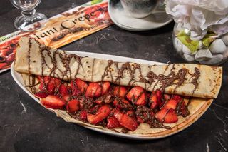 Clatita Uriasa cu Nutella si capsuni