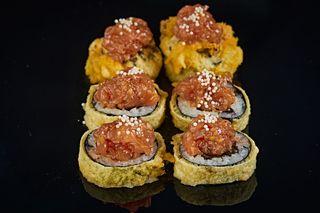 Salmon tatar futo maki 6szt.