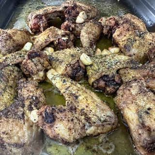 ALITAS DE POLLO AL AJILLO