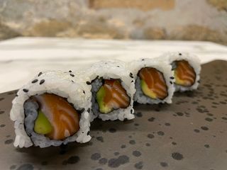 Salmone uramaki 8 pezzi
