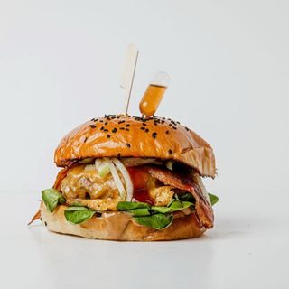 La Canadiense Burger