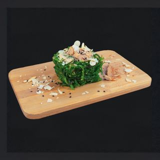 Sałatka Goma Wakame z sosem orzechowym