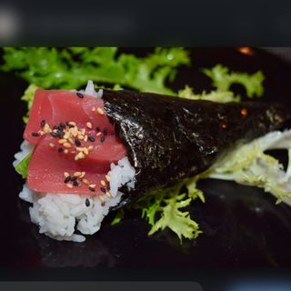Maguro temaki