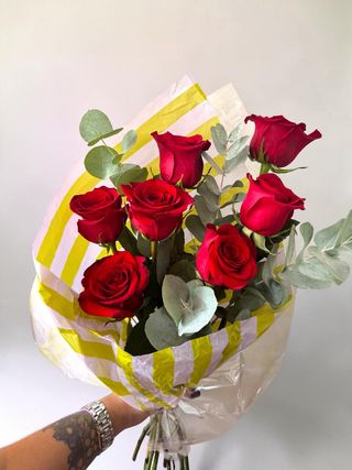 Bouquet di 7 rose rosse
