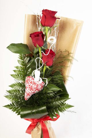 Ramo com 3 Rosas Vermelhas de Viana 