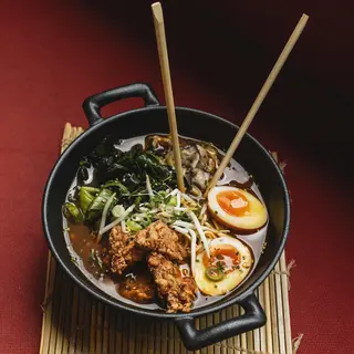 Ramen de pollo frito