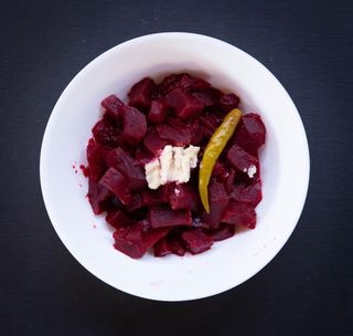 Salată de sfeclă roșie cu hrean