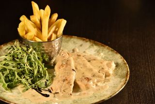 Pui gorgonzola cu cartofi prăjiți ( 450 gr) 