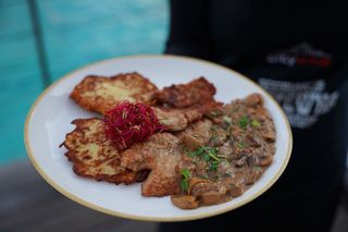 Cielęcina w borowikowo-podgrzybkowym sosie 430g