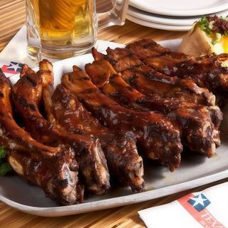 Rack of Ribs American (Costillar BBQ) más 1 patatas y 1 bebida