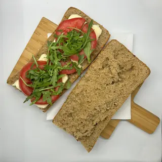 Caprese zdravi sendvič