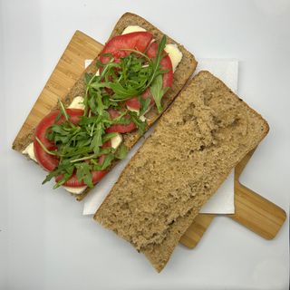 Caprese zdravi sendvič