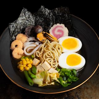 ТОМ-ЯМ РАМЕН «МОРСЬКИЙ КОКТЕЙЛЬ»