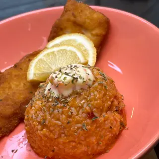 Filé de peixe espada preto com arroz de tomate