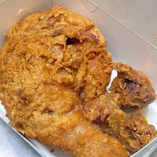 Coscia del pollo gigante con salsa piccante