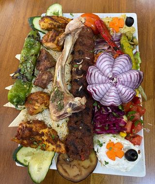 12 Plato Kebab Mixto