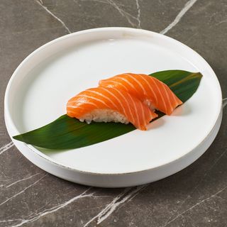 Nigiri salmone