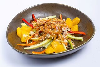 Бан Бан салата с пилешко