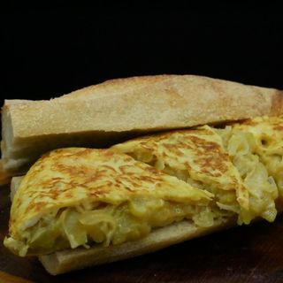 Bocadillo De Tortilla De Patata (L)