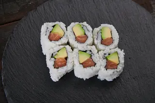 Sake avocado maki 