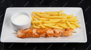 Brochetas De Pollo Con Patatas Y Huevo