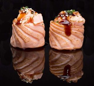 Gunkan Salmão Braseado